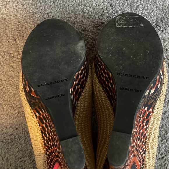 Burberry open toe wedges - Picture 7 of 8